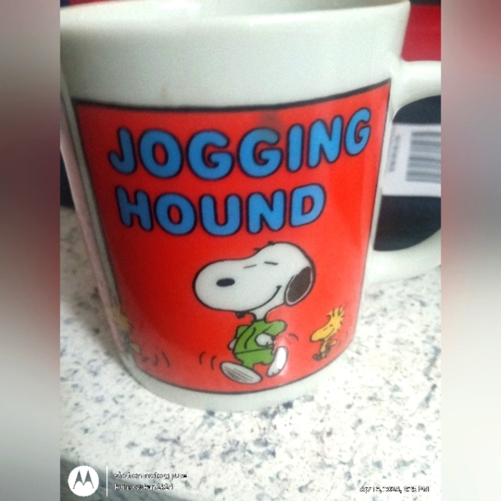 vintage peanuts characters jogging hound snoopy mug